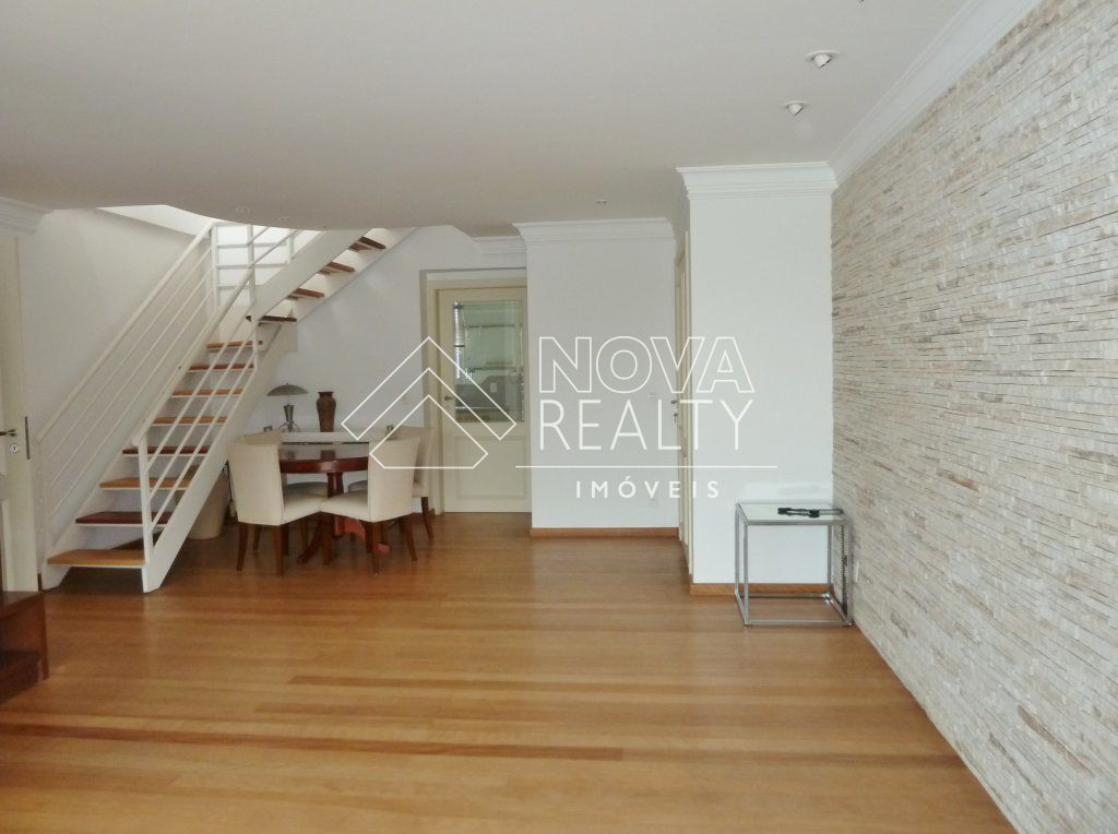 Cobertura, 3 quartos, 239 m² - Foto 2