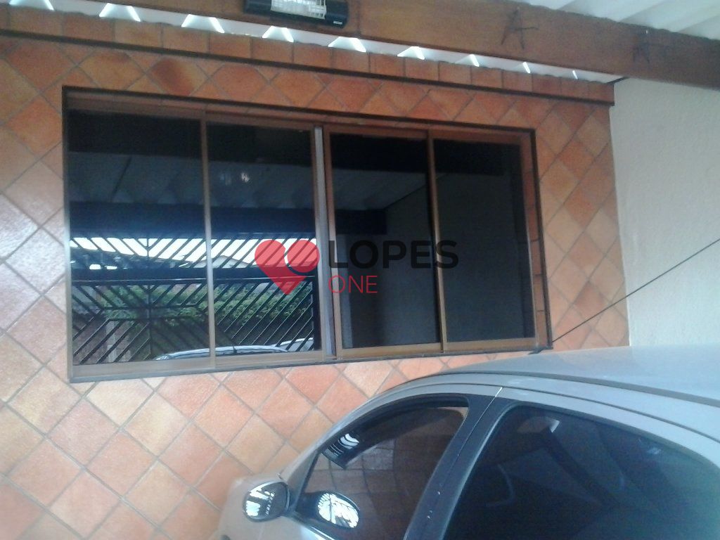 Boa casa terrea com 2 dormitorios 2 vagas e tem edícula marque uma visita.