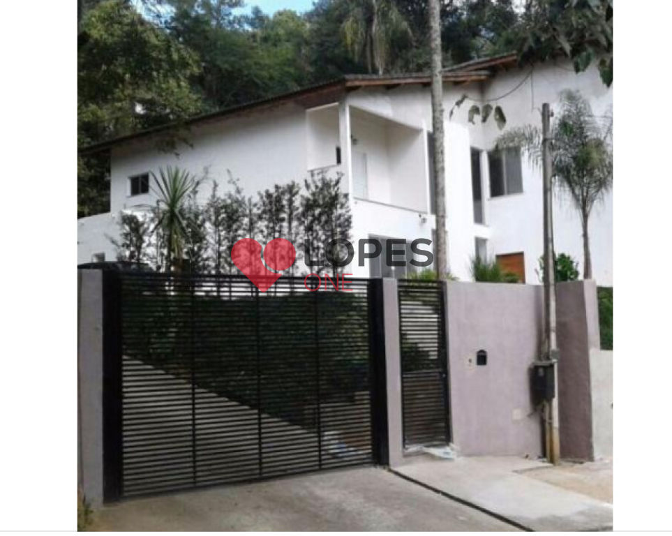 Espetacular casa para comprar na Serra da Cantareira, dentro de condomínio fechado